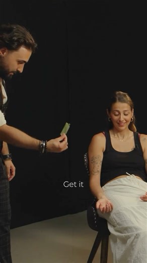 Elle ne peut plus bouger sous hypnose.😵‍💫👀 L’Épisode complet avec Stacey et Jamie est maintenant disponible sur YouTube, lien en bio. Invités : @staceygianno_ @wattsmyname Host et mentaliste : @edwardgebrael #linvitation #mentalisme #mentalist #hypnosis #hypnose #influence #prediction #subconscient #fyp #viral #mtl | Edward-A. Gebrael