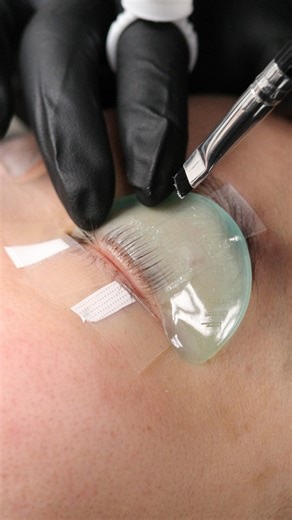 LASH LIFT AND TRAINING on Instagram: "From start to finish — the full Korean Lash Lift technique 🪄 Every step has intention, every detail affects the result. Want to learn the viral technique? 📚 Enroll in the Korean Lash Lift Course for FREE with all orders $339+ THELASHSHOP.CA ➡️ link in bio #koreanlashlift #klift #koreanlashlifting #lashliftpro"