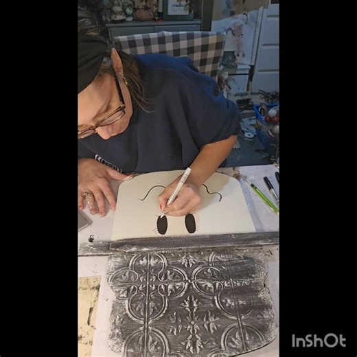 94K views · 1.1K reactions | Lets make another wooden Mason jar snowman ⛄️ but faster lol #Christmas #diy #diycraft #tutorial #crafting #snowman Sorry it was alot longer of a video than I wanted but hope you all like it ❤️❤️❤️❤️ | Crafting With Nee | Facebook