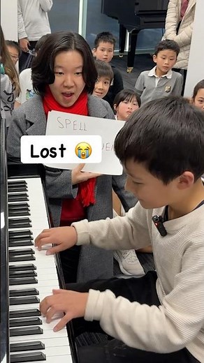 boys vs girls MULTITASK CHALLENGE! 🧒🏻🎹#piano #classicalmusic #pianoteacher #pianostudent #music