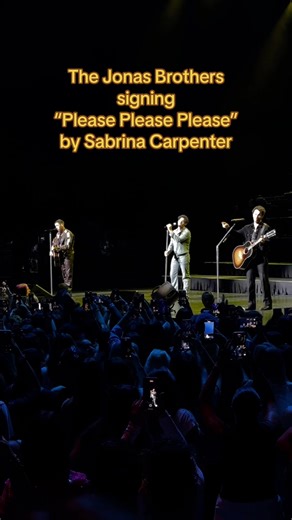 Jonas Brothers Singing Please Please Please ft. Sabrina Carpenter