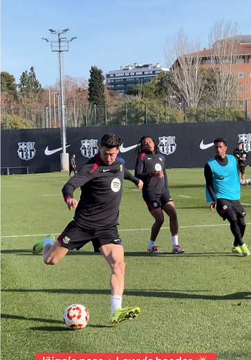 Lewandowski Scores a Stunning Header for Barcelona