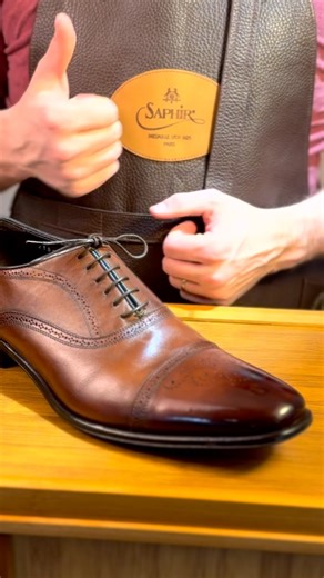 Levi Elliott on Instagram: "How to properly bar lace your shoes. Bar lacing brings another level of refinement to your Oxford shoes, looking more neat and trim than cross lacing. It’s not difficult to do and there’s a view different methods, but this method allows you to still properly tighten your laces. Start as normal with even laces through the 1st of eyelets. Then, you want to alternate. Take one end of the lace and put it through the second eyelet; put the other other end of the lace throu