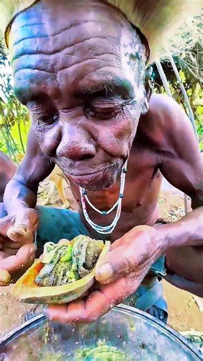 Inside Daily Village Eating in Africa 😲🍗 #Shorts #AfricanEating #Viral