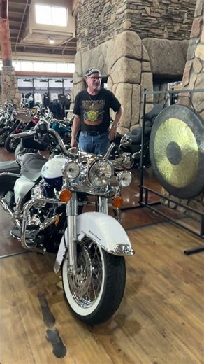 The Cleanest Used Road King just Sold... #harleylife #harleydavidson #harley #dealership #hd