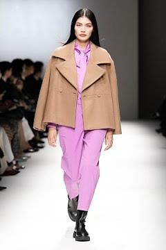 Daks | Fall-Winter 2024-25 fashion show in Tokyo #fashion #trending #trends #moda