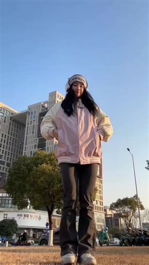 NewJeans 'Cookie' Dance Performance