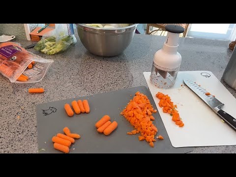 How to use OXO Good Grips Vegetable Chopper to chop carrots