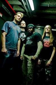 LENG TCH'E Preparing To Enter Studio