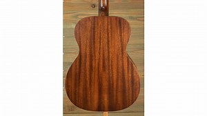 This #MartinMonday we're celebrating the Martin Guitar 15 Series 000-15M acoustic guitar! This mahogany masterpiece carries on the distinct construction and style of the 000-14 fret body size but with a warm, golden tone perfect for strumming or fingerpicking. Unlock the innovation and craftsmanship behind this affordable solid body mahogany instrument and start creating crisp, clear tones, on or off the stage! | Alamo Music Center