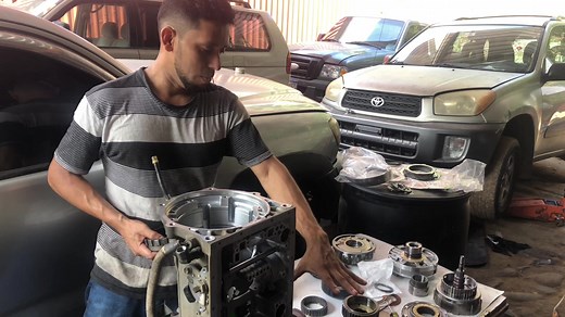 Como reparar o armar la transmisión automática de Toyota Tacoma 2011, en este video muestro paso a paso todo el proceso de armado de transmisión automática A340 #tallerrubí #mecanica #motor #mechanic #mechanical #mecanico #aceite #motores #sensor #mecánicaautomotriz #transmission #toyota #toyotatacoma #a340