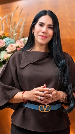 Carina Murcia Yela on Instagram: "El amor es la fuerza que todo lo transforma. ♥️ Un mensaje de texto puede alegrar el día, pero una carta escrita a mano se queda para siempre. Las cartas no se borran, ni se archivan: se guardan, se releen y se convierten en tesoros que preservan emociones y recuerdos. Desde el @ministerio_tic y @472colombia creemos en el poder de la comunicación que conecta corazones y transforma realidades. ¿Quieres sorprender a alguien especial? Envía tu carta de amor GRATIS