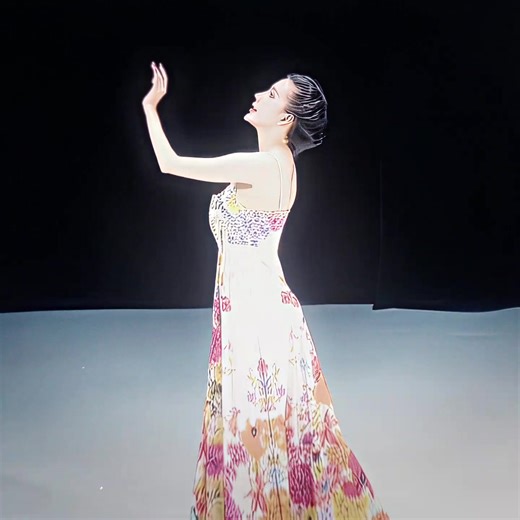 Múa Lại CJ Không Ngân 98: Vũ Điệu Đa Sắc