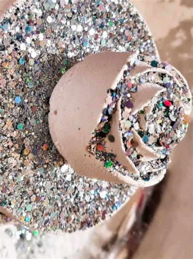 Work life has kept me busy, moving from task to task and day to day. This blast from the past video is a small moment of calm in between. More content is coming soon — stay relaxed and take care 💫 Note : i don't allow edits or repost on any social media platform. Thank you🫶🏼✨️ Hashtags : #asmr #oddlysatisfying #crunchyasmr #gymchalkasmr #creatorsearchinsights