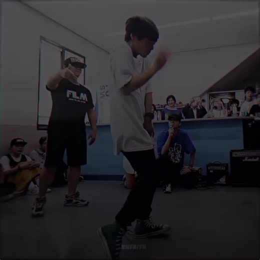 Faz o Passinho do Romano com Park Jihoon