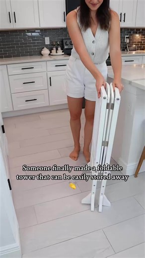 Sha Rilissea on Instagram: "Emotional Reviews: How Sentiment Shapes Buying Decisions Emotional reviews—those filled with excitement, disappointment, anger, or personal stories—carry more psychological weight than factual reviews. Consumers connect strongly with emotion rather than data. A single dramatic 1-star review can overshadow dozens of rational 4-star ones. Meanwhile, passionate 5-star reviews often persuade buyers more effectively than objective product descriptions. This emotional influ