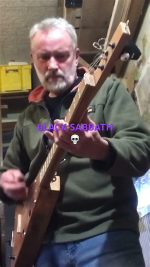 Black Sabbath💀SWEET LEAF💀3 string box guitar
