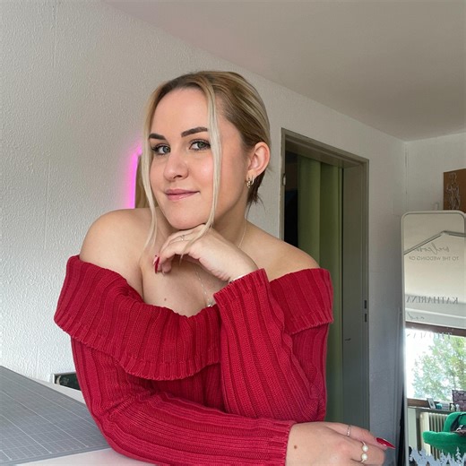 Tutorial for a simple, beautiful skort to sew yourself 🌸✨Pattern & fabric details👇🏼 I used a cotton poplin fabric here 🫶🏼 Pattern Michelle Skort from vintageBambi (me🥹) #sewing #sewinginspiration #sewingproject #beginnersewing #learningtosew #sewingtutorial #sewingpattern #easysewingproject #fashiondesign #summerdress | Sewingpattern by Katharina