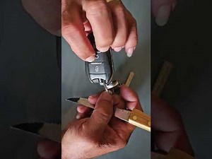 How to change the battery of the Peugeot 3008 key