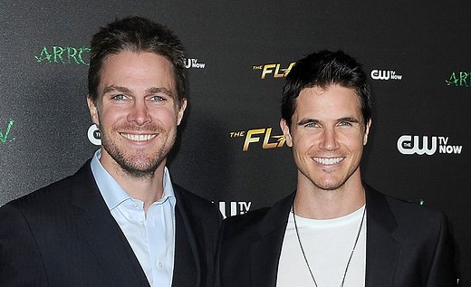 How Are Stephen & Robbie Amell Related? Actors Talk Growing Up Together