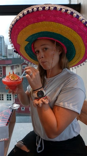 Panoramic treehouse adventure: Cozy stays and breathtaking forest views