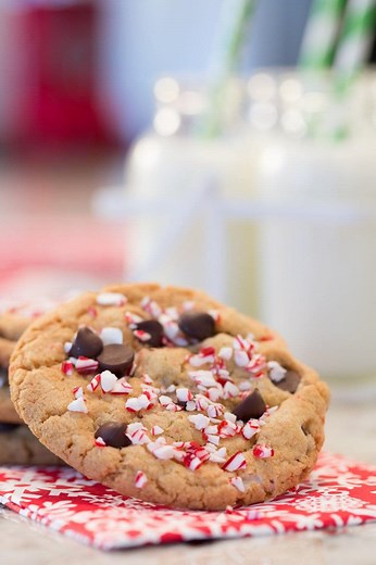 Easy Candy Cane Chocolate Chip Cookies