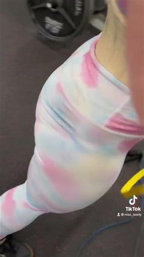 Massive Bicep Pump: Female Bodybuilder Workout Motivation