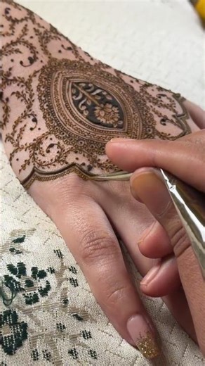 Heavy Bridal Mehndi Design 😍 | Full Hand Detailed Henna | Royal Mehndi Look #shorts