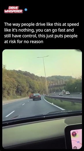 Nobody’s Talking About This Bentley Using Its Indicators 😅