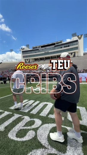 welcome to the crib. REESE'S x TEU edition. 🏈🍫 the tour was great. the REESE'S PIECES pronunciation debate getting settled was even better. @TEU