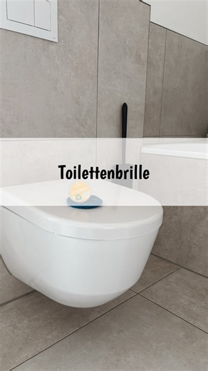 Nadine Gering on Instagram: "Ich hatte mal auf einer Party eine Kundin, ich zitiere: ”Ich habe ganz blöde Flecken in meiner Toilette, die ich einfach nicht wegbekomme, ich habe schon so viel ausprobiert. Wenn das Zeug (der Zitronenbalsam) meine Toilette sauber bekommt, machen wir die nächste Party bei mir!“ Die nächste Party war dann bei ihr. ☺️🍋 Wer macht schon bitte gerne die Toilette sauber? Ich glaube fast niemand, ABER mit dem Zitronenbalsam und einen kleinen blauen Duopad geht das super s