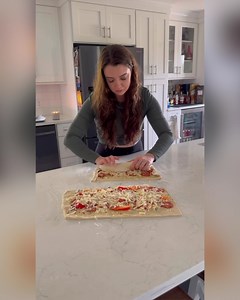 6.1K views · 145 reactions | Making bread ASMR  Follow along as I share with you step by step how to make bread! #food #bread #baking #homebaker #hack #asmrsounds #foodie | Skylar Toth | Facebook