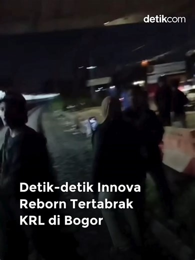 Kecelakaan antara mobil Toyota Innova Reborn dan kereta rel listrik (KRL) terjadi di kawasan Tanah Sareal, Bogor, pada Jumat (3/4) sekitar pukul 04.00 WIB. Beruntung, tidak ada korban jiwa dalam peristiwa tersebut. Namun, saat ditemukan usai tertabrak, mobil dalam kondisi kosong tanpa pengemudi. Insiden ini sempat mengganggu perjalanan commuter line. Sejumlah perjalanan kereta dilaporkan tertahan akibat kecelakaan tersebut. Dalam keterangannya, KAI Commuter menyebutkan adanya keterlambatan perja