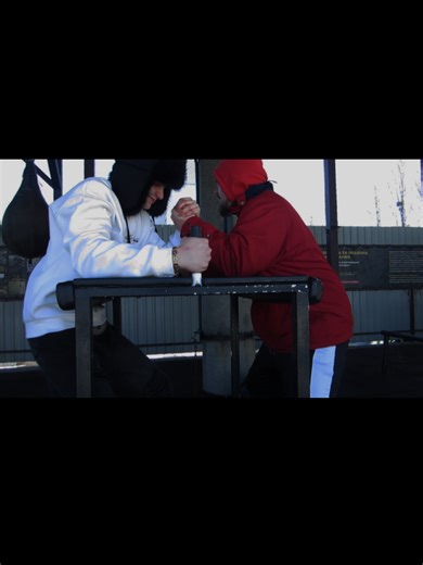 Постоял с добрым дяденькой на левой руке(без старта) 16 лет, 56кг vs 27лет 106кг #armwrestling #training