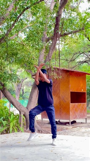 phoolon ki malika hai❤️🤌 #phoolonkimalikahai #viral #youtubeshorts #fyp #love #dance
