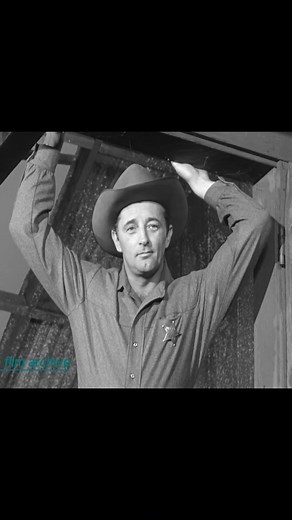 Robert Mitchum as Clint Tollinger in Man with the Gun (1955) #westernmovies | Classic Western Movies