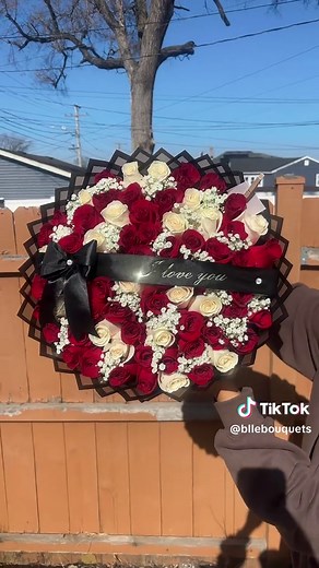 Beautiful Red Rose Bouquets: A Timeless Gift