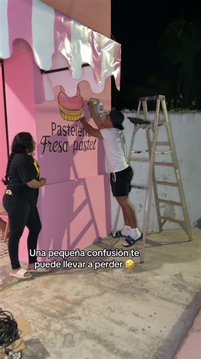 Confusión graciosa en el taller de pintura