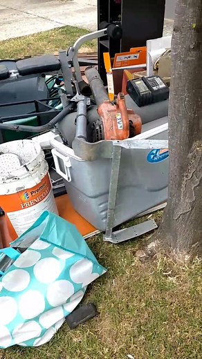 #scrapmetaltv #youtube #free #onemanstrashisanothermanstreasure #dumpsterdiving #treasurehunt #scrapmetal #hardrubbish #australia #fyp #streetscrapping #scrapping #escrap #foundintrash #treasure #curbside #reseller #sidehustle #resell