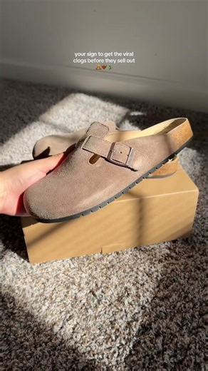 Obsessed with these clogs! #clogshoes #winterfit #outfitideas #outfitinspo