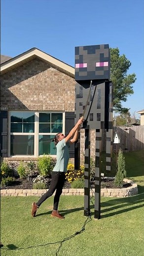 I built a real life size enderman from Minecraft 🤓