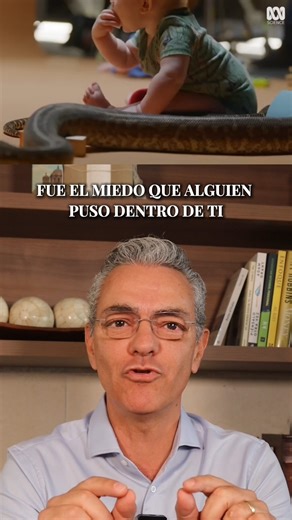 Luis Topete Oficial on Instagram: "El experimento que te va a dejar sin palabras 😶 ¿Cuántos de tus miedos son REALMENTE TUYOS? 😳 A veces lo que una situación o persona impone sobre ti, define tus decisiones y las acciones que tomas y lo más peligroso de todo 😱 TE LA CREES Hoy te invito a que cuestiones esos miedos que hay en tu vida y que si este video te ayudó a darte cuenta de algo lo compartas con alguien ✉️ #miedos #mentalidad #LuisTopete"