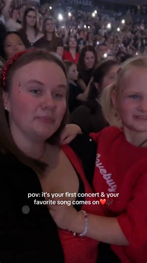 a happy love bug🐞🎶 @Jonas Brothers | Laura Lucks