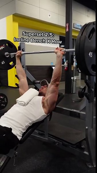 Arnold’s famous chest superset workout that still shocks lifters