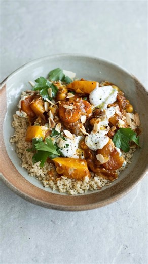 Butternut Squash, Apricot & Chickpea Tagine With Toasted Almonds, Lemon Yoghurt, Fresh Parsley & Wholewheat Cous Cous 📌 You just can’t beat a great tagine. Our version is cooked down slowly with lots of warming spices, preserved lemon to make it fragrant, apricots to make it sweet and sun-dried tomato paste for umami depth. It’s filled with butternut squash and chickpeas for protein and fibre, finished with lemon yoghurt, toasted almonds and fresh parsley. Served with a side of whole grain cous