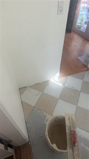 Watch me transform this boring kitchen into a ✨DREAM✨ in just ONE weekend! Tile + backsplash install from scratch – no pro needed! ‍♂️ Full tutorial in 60 sec ⬇️ Save if you’re planning your reno!  Tag a friend who needs this glow-up! #DIY #KitchenReno #BacksplashInstall #TileHacks #HomeImprovement #ViralDIY #Renovation #InteriorInspo #DIYHome #BeforeAndAfter” | M&M House Remodeling | Facebook