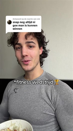 Antwoorden op @cvb fitness wedstrijden kijken ze niet enkel naar hoe breed je bent, ook symmetrie, definitie,….