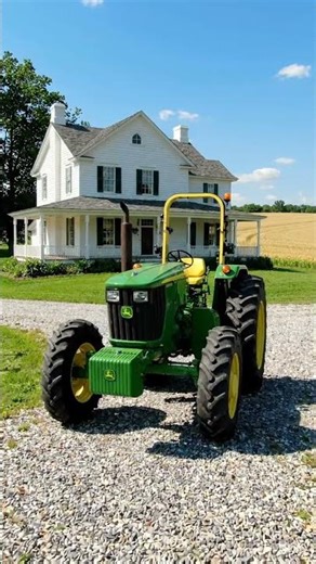 Inside a Massive USA Farmhouse 😱 + John Deere Power View 🚜🇺🇸 | Tractor X #shorts