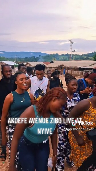 Akoefe Avenue Zibo Live at Nyive - Zibo Musical Performance