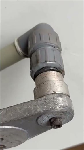 Internal thread repair without damaging the wall